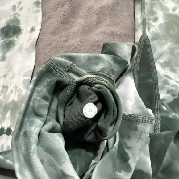 Lululemon Align Diamond Dye Leggings - Picture 3 of 6